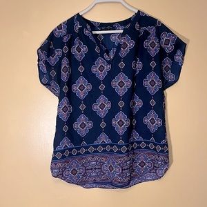Banana Republic curved hem blouse
